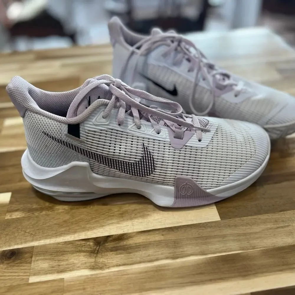 Nike purple white